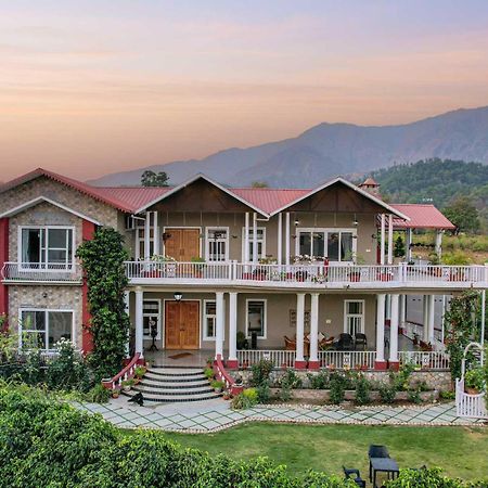 Stayvista At Silveroaks Cottage Dehradun Bagian luar foto