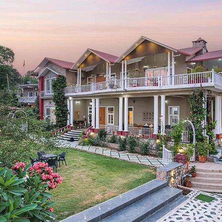 Stayvista At Silveroaks Cottage Dehradun Bagian luar foto
