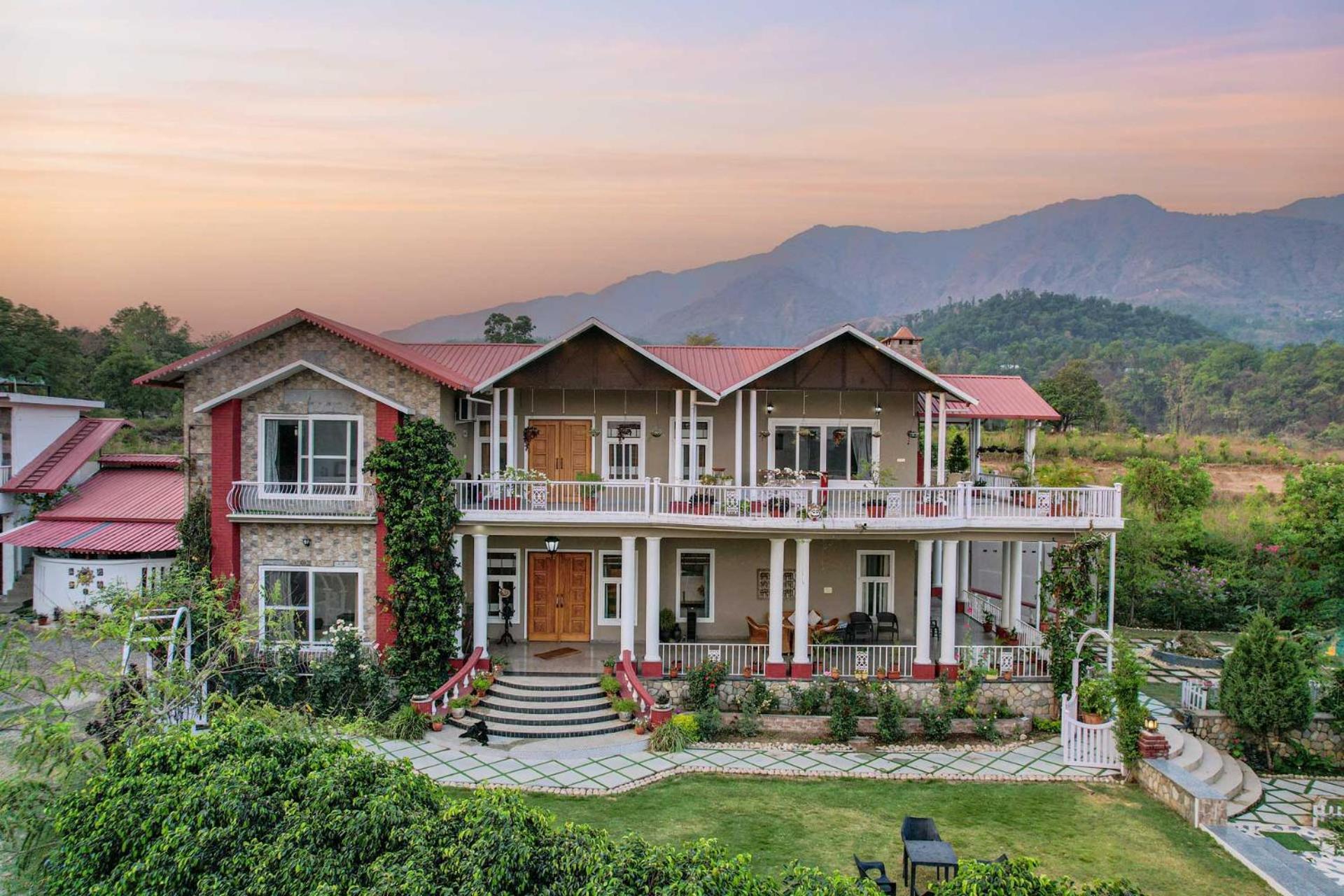 Stayvista At Silveroaks Cottage Dehradun Bagian luar foto
